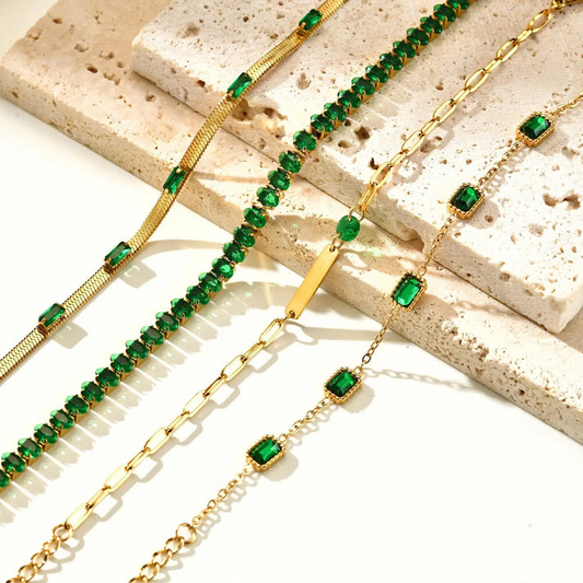 ✨ Retro Green Zircon Pendant Necklace – Timeless Elegance to Elevate Every Look ✨